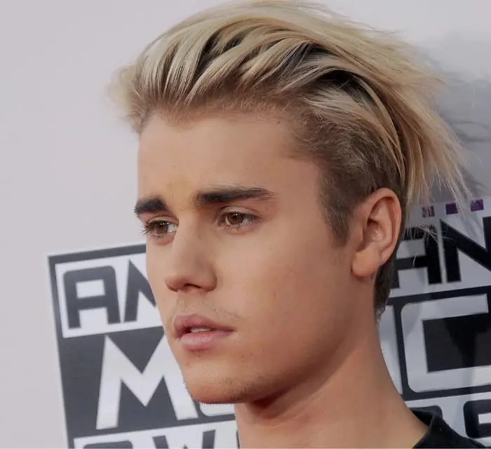 Justin Bieber Debuts Teen Heartthrob Hair, Wears Hair in Center Part